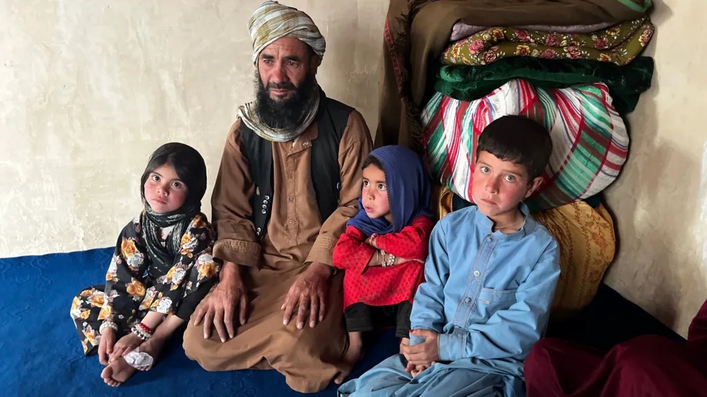 Demi Bertahan Hidup, Ayah-Ayah di Afghanistan Terpaksa Menjual Anak Mereka