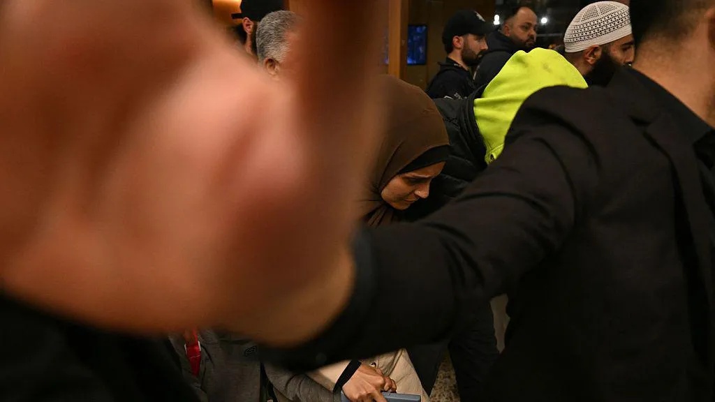 Kembalinya Keluarga Terkait IS Picu Perdebatan di Australia yang Trauma oleh Terorisme