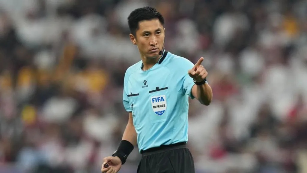 Timnas Gagal ke Piala Dunia, Suporter China Justru Dukung Wasit yang Dijuluki “Raja Kartu”