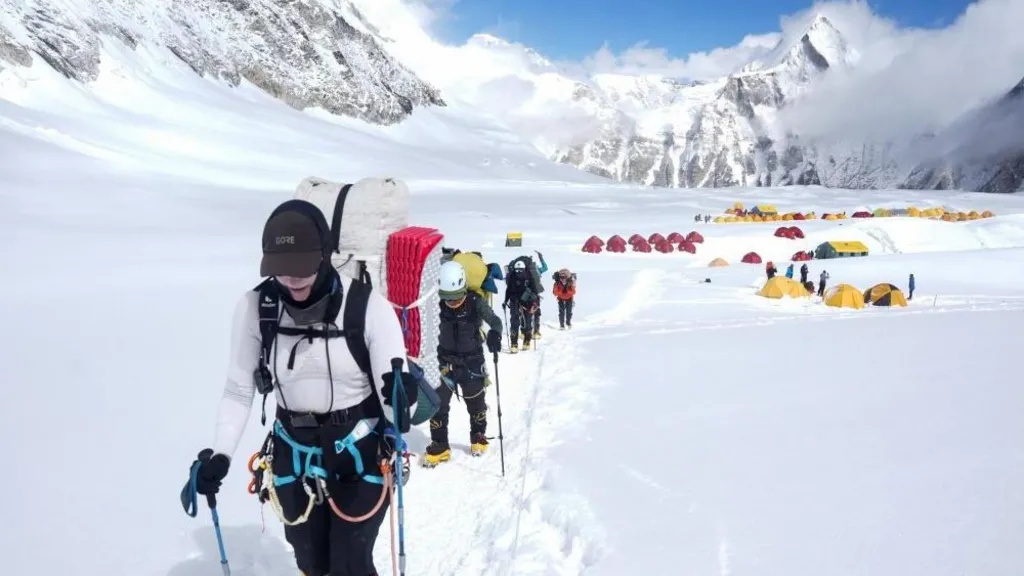 Bertahan Hidup Enam Hari di Everest dan Kembali dari Ambang Kematian, Kisah Ajaib Pemandu Gunung Ini Picu Sorotan terhadap Industri Pendakian