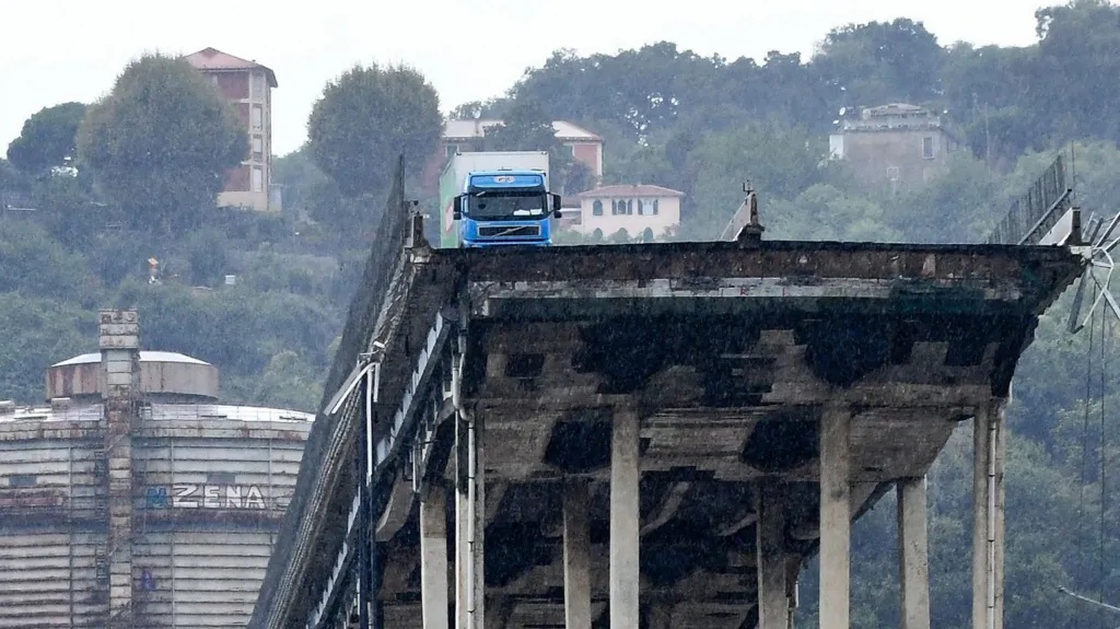 Hampir Delapan Tahun Menanti, Keluarga 43 Korban Tragedi Jembatan Genoa Bersiap Mendengar Putusan Pengadilan