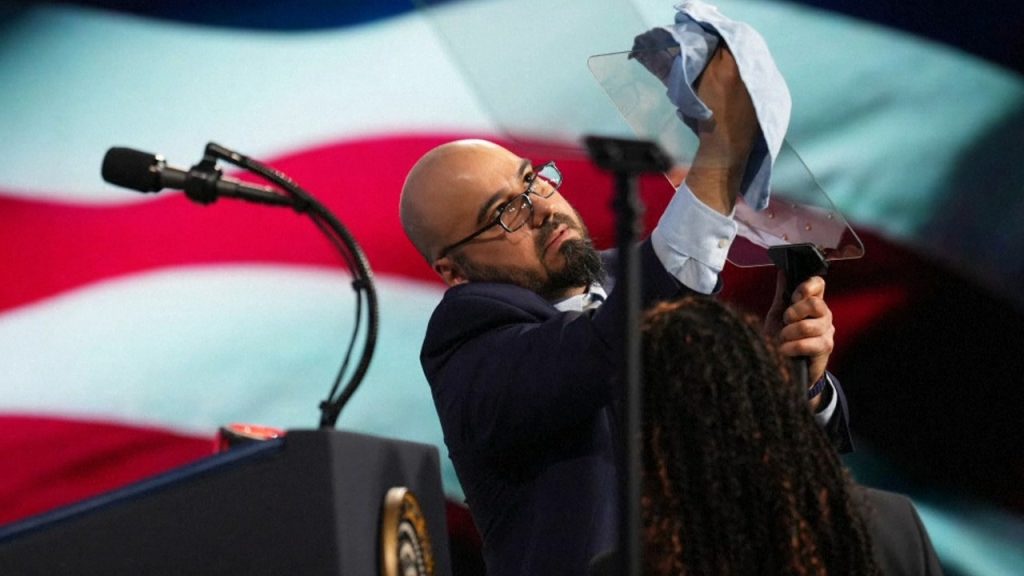 Operator Teleprompter Gedung Putih Diselidiki, Diduga Raup Hampir Rp1,6 Miliar dari Taruhan Pidato Trump