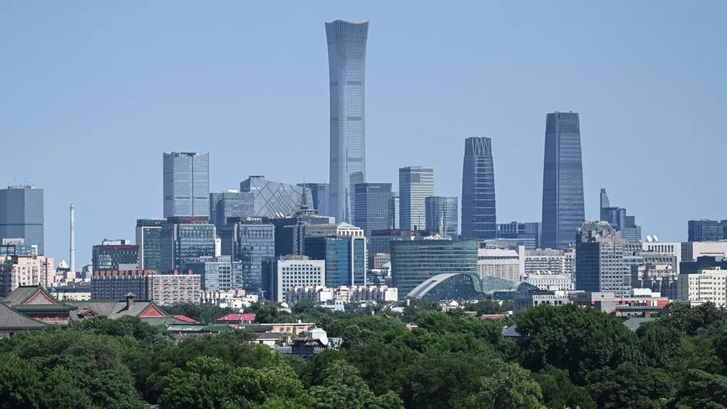 Pesawat Tabrak Gedung Tertinggi Beijing, Pemerintah China Bungkam dan Spekulasi Meluas