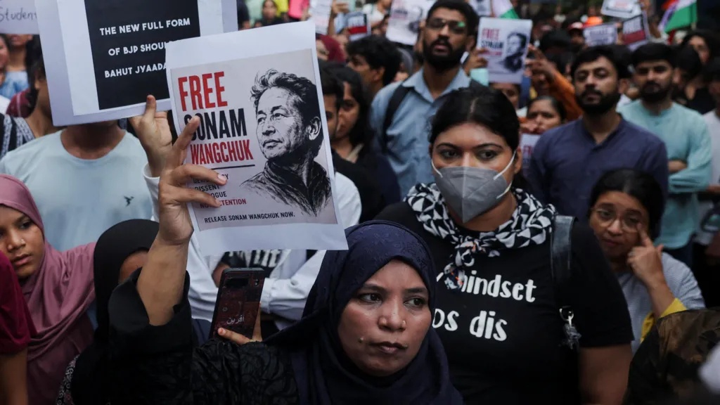 Ribuan Anak Muda Turun ke Jalan di New Delhi, Tuntut Menteri Pendidikan India Mundur