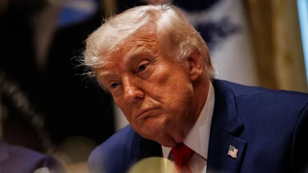 Seberapa Besar “D-Day Ekonomi” Trump Bisa Menghantam Iran?