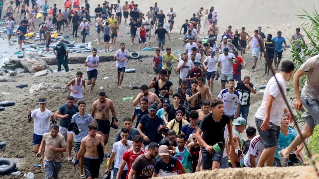 Puluhan Ribu Migran Masuk Ceuta, PM Spanyol Tuding Jaringan Penyelundup Manusia Jadi Dalang