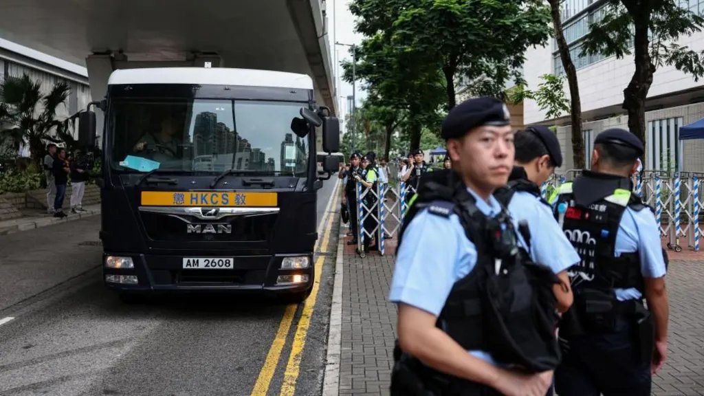 Dua Aktivis Hong Kong Divonis Bersalah dalam Sidang Keamanan Nasional Terkait Tiananmen
