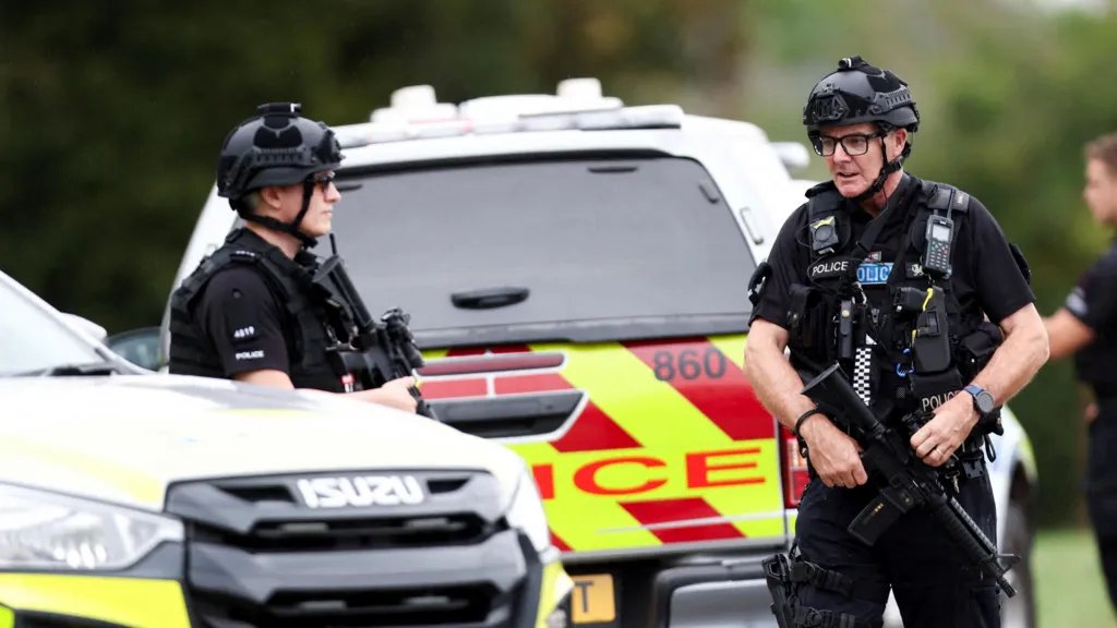 Lima Orang Ditangkap, Polisi Antiteror Selidiki Insiden Besar Dekat RAF Fairford