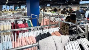Prancis Mulai Kenakan Biaya Produk Fast Fashion, Shein dan Temu Jadi Sasaran