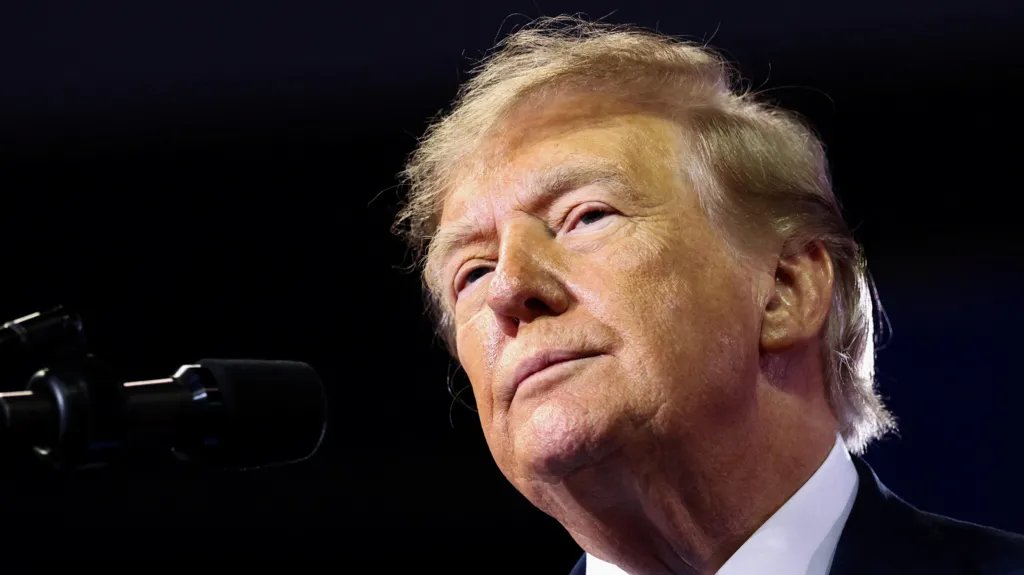 Trump Sebut Penangguhan Sanksi Rusia Bertujuan Menjaga Negosiasi Perdamaian