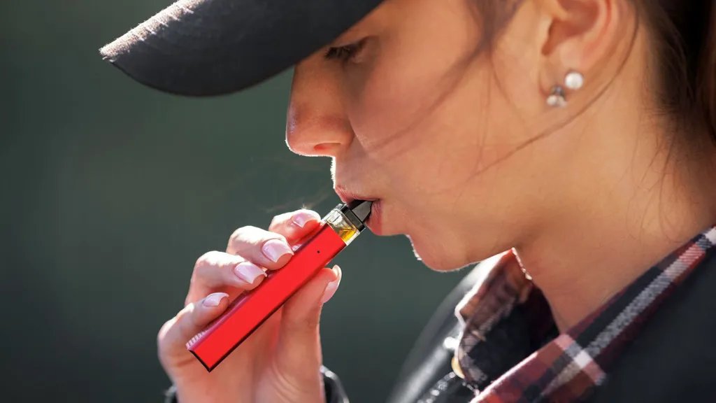 Tak Pernah Merokok, Jutaan Orang di Inggris Justru Kecanduan Vape